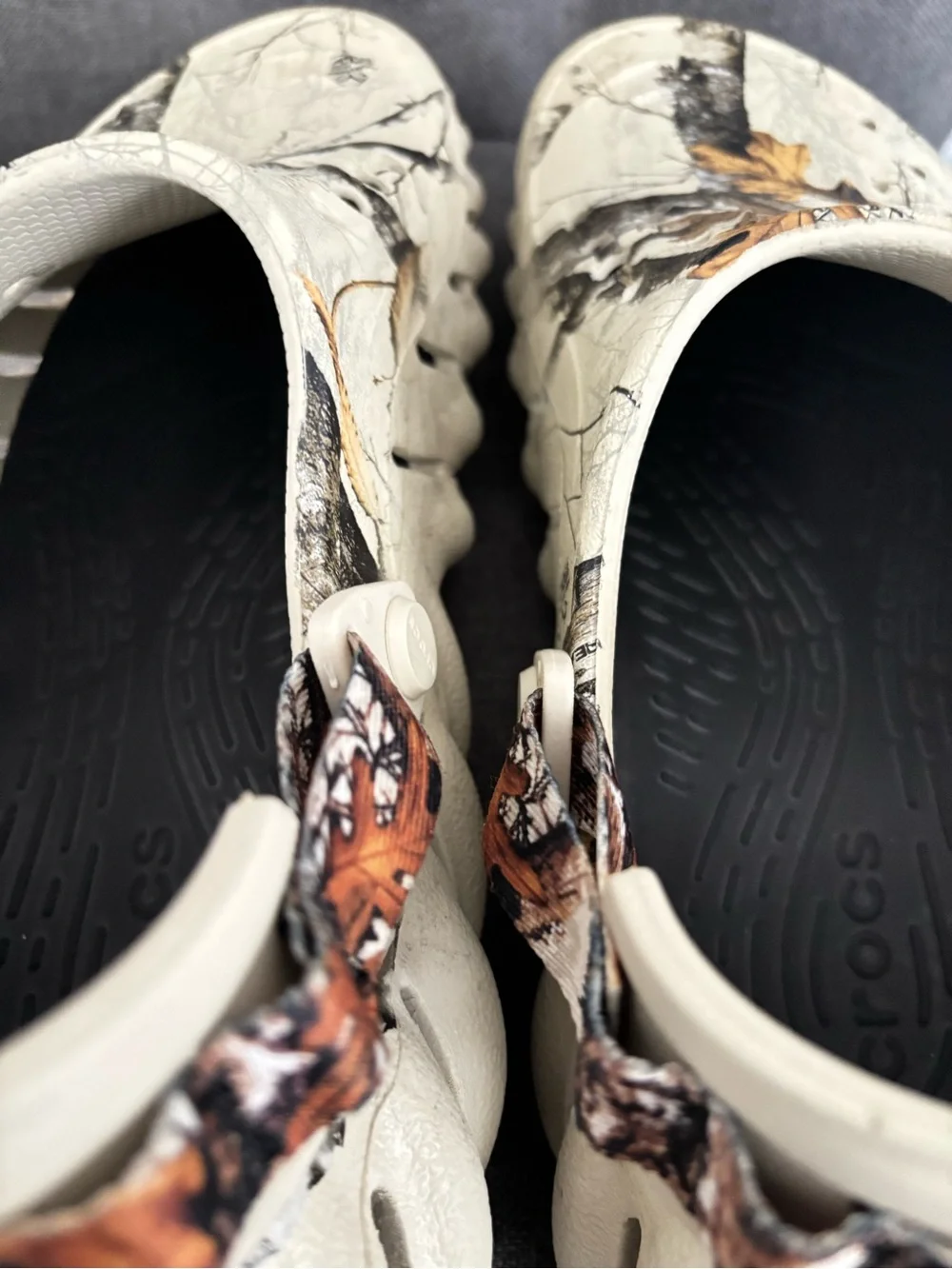 CROCS ECHO CLOGS IN REALTREE EDGE BONE WHITE CAMOUFLAGE PRINT, size 7M/9W